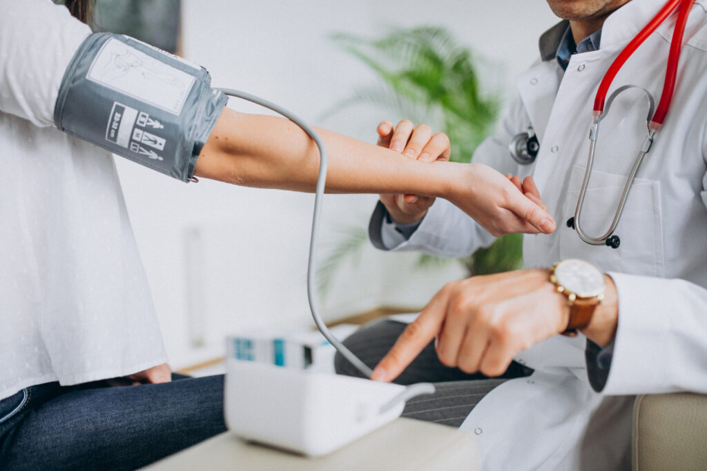Odontología y Medicina Salud - Atención odontológica y médica de alta calidad con una tienda en línea de productos para tu bienestar integral.