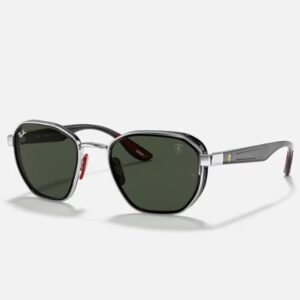 Ray-Ban RB3674M Scuderia Ferrari: gafas de sol con lentes verdes clásicas, marco metalizado plateado y detalles inspirados en el diseño deportivo de Ferrari.