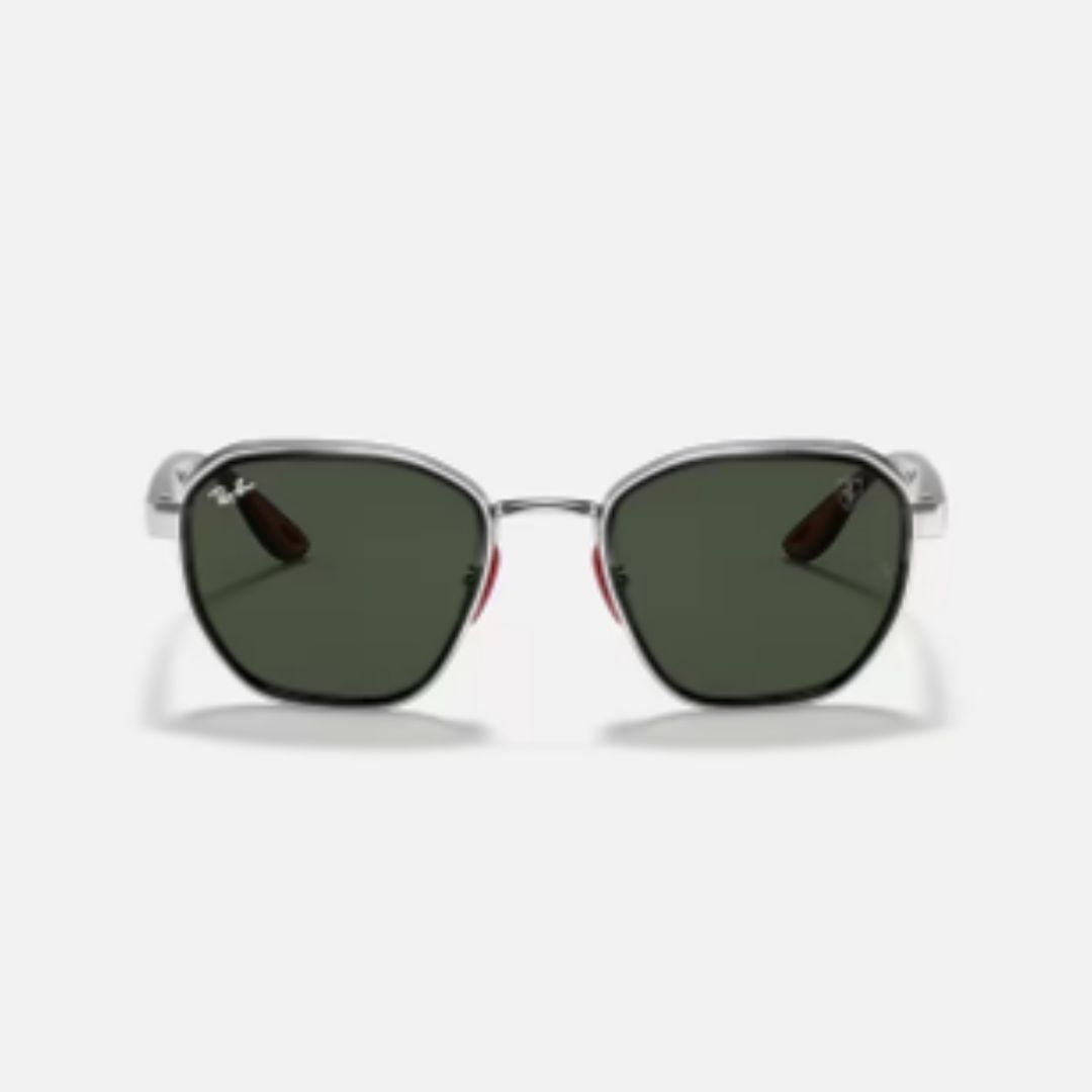 Ray-Ban RB3674M Scuderia Ferrari: gafas de sol con lentes verdes clásicas, marco metalizado plateado y detalles inspirados en el diseño deportivo de Ferrari.