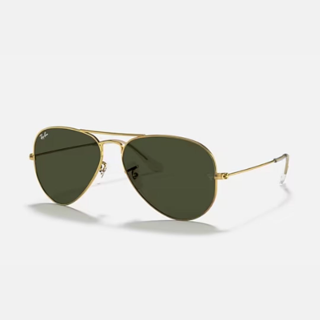 Ray-Ban Aviator New con armazón dorado y lentes Green G-15. Estilo clásico, talle estándar y protección solar de alta calidad.