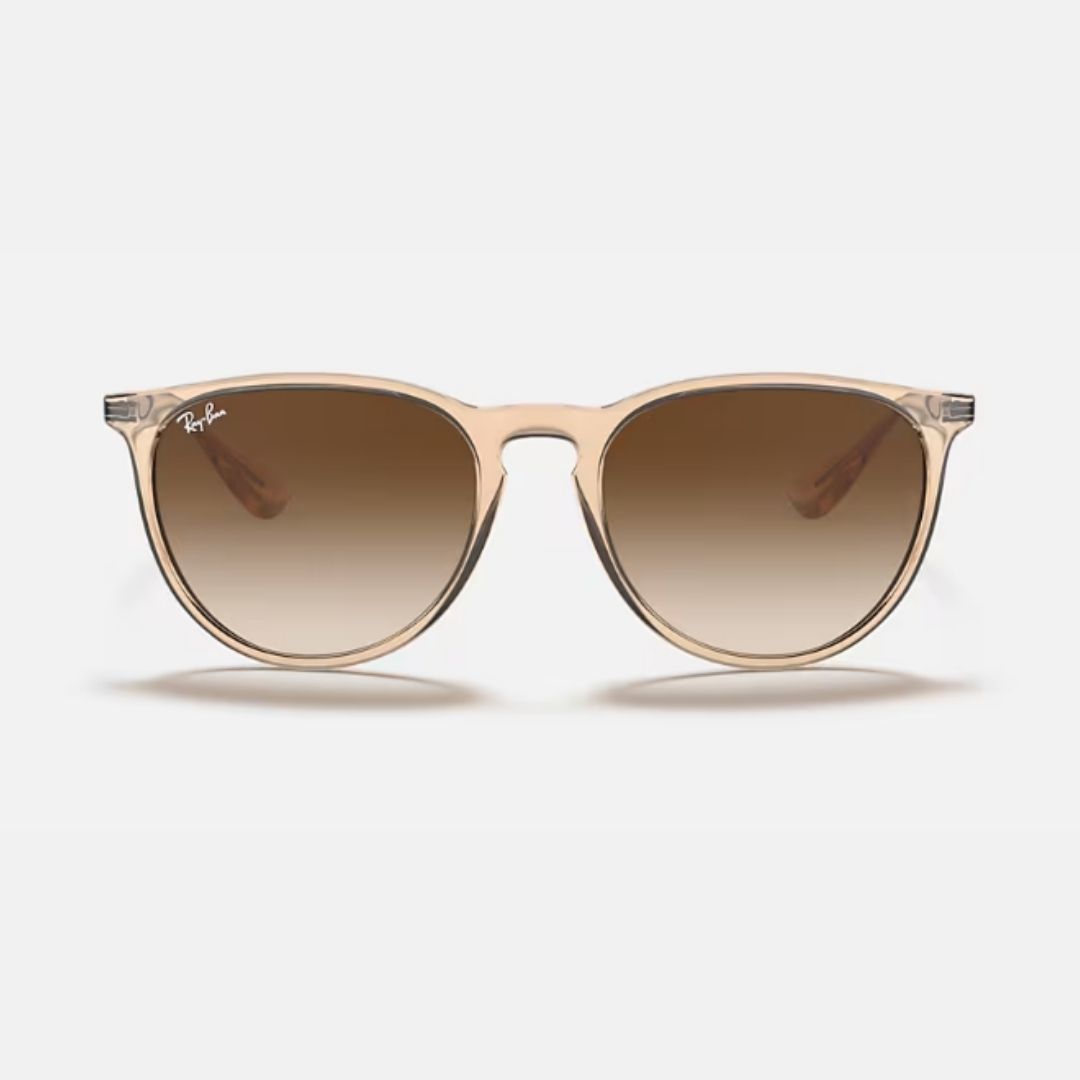 Descubrí los anteojos de sol Ray-Ban Erika marrón degradé. Diseño liviano, estilo urbano y protección UV400. ¡Elegí originalidad y confort!